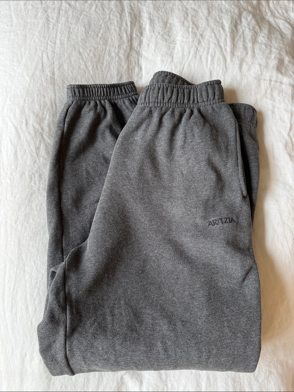 Aritzia Mega Jogger Small Heather Charcoal Sweatpants